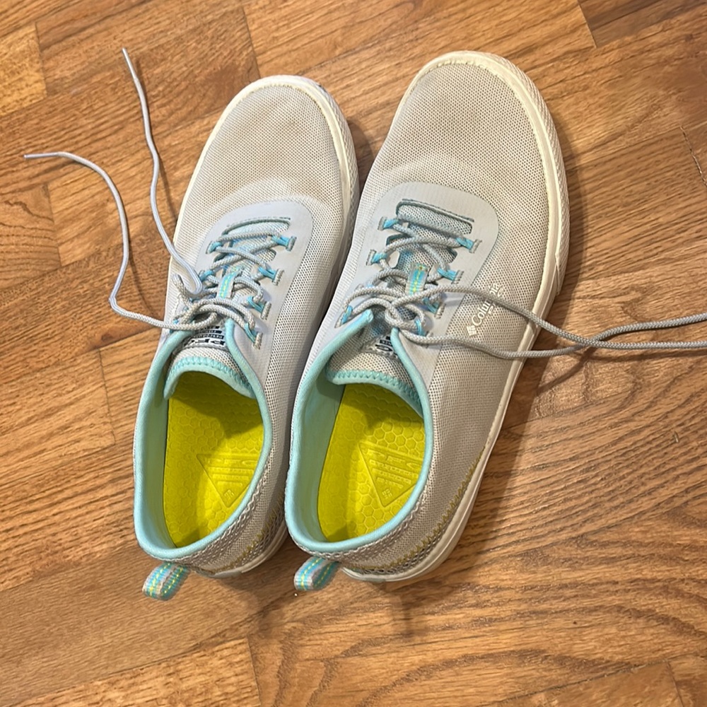 Woman’s Columbia shoes